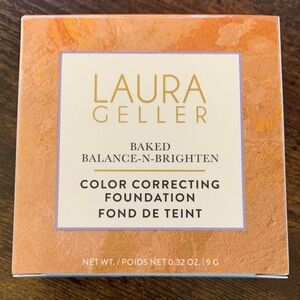 💙 Laura Geller Baked Balance-N-Brighten Foundation